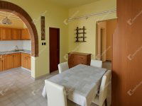 Eladó családi ház, Debrecenben 92 M Ft, 8 szobás