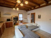 Eladó családi ház, Felsőpakonyban 84.9 M Ft, 9 szobás