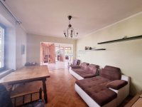 Eladó családi ház, Gödöllőn 169 M Ft, 11 szobás