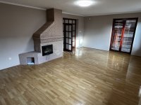 Eladó családi ház, Dunaújvárosban 119.9 M Ft, 7 szobás