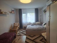 Eladó panellakás, Veszprémben 54.9 M Ft, 1+2 szobás