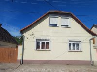 Eladó családi ház, Baján 63 M Ft, 4 szobás