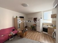 Eladó családi ház, Vecsésen 185 M Ft, 9 szobás