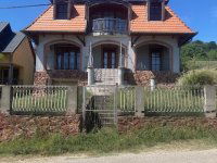 Eladó családi ház, Fonyódon 105 M Ft, 11 szobás