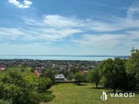 Eladó nyaraló, Balatonfüreden 200 M Ft, 3 szobás