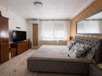 Eladó családi ház, Bakson 82 M Ft, 6 szobás