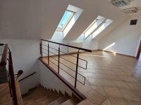 Kiadó iroda, Pécsett 350 E Ft / hó, 4+1 szobás