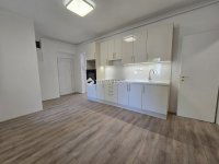 Eladó téglalakás, Pécsett 69.9 M Ft, 3 szobás