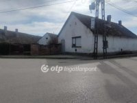 Eladó családi ház, Decsen 19 M Ft, 2 szobás