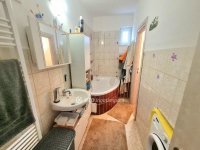 Eladó családi ház, Makláron 93 M Ft, 6 szobás