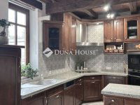 Eladó családi ház, III. kerületben 344 M Ft, 5 szobás