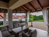 Eladó családi ház, Kecskeméten 330 M Ft, 5 szobás