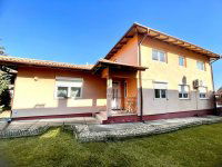 Eladó családi ház, Dunakeszin 199.9 M Ft, 7 szobás