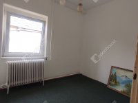 Eladó családi ház, Komáromban 49 M Ft, 3 szobás