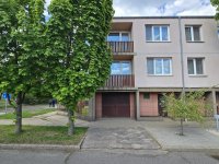 Eladó sorház, Dunaújvárosban, Nyárfa utcában 62.9 M Ft