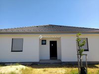 Eladó családi ház, Mórahalmon 81.441 M Ft, 4 szobás