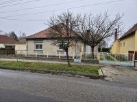 Eladó családi ház