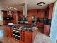 Eladó családi ház, Budapesten, III. kerületben 399 M Ft