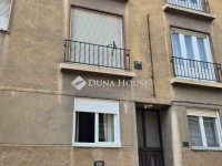 Kiadó téglalakás, albérlet, Pécsett 220 E Ft / hó, 3 szobás