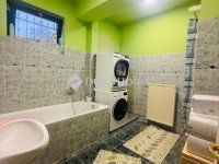 Eladó családi ház, Vecsésen 129.9 M Ft, 3 szobás