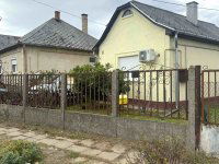 Eladó családi ház