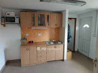 Eladó családi ház, Száron 179 M Ft, 5+1 szobás