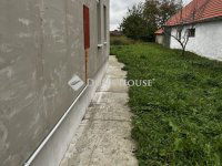 Eladó családi ház, Beziben 38.9 M Ft, 4 szobás