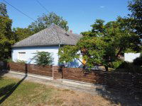 Eladó családi ház, Jászapátiban 32 M Ft, 7 szobás