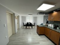 Eladó családi ház, Pécsett 109 M Ft, 6 szobás