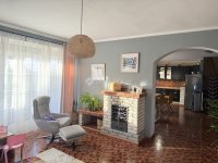 Eladó családi ház, Pécsett 179.9 M Ft, 8 szobás