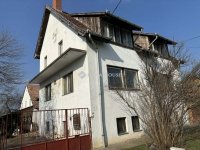 Eladó családi ház, Szegeden 89.95 M Ft, 9 szobás