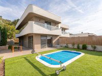 Eladó ikerház, III. kerületben 379 M Ft, 5 szobás