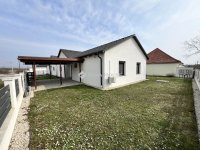 Eladó ikerház, Veszprémben 136 M Ft, 4 szobás