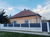 Eladó családi ház