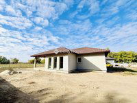 Eladó családi ház, Kiskunlacházán 85 M Ft, 4 szobás