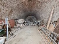 Eladó családi ház, III. kerületben 269.99 M Ft, 4 szobás