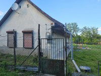 Eladó nyaraló, Mezőkomáromban 7.3 M Ft, 2 szobás