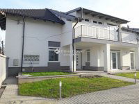 Eladó téglalakás