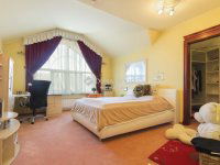 Eladó családi ház, XXI. kerületben 562.5 M Ft, 9 szobás