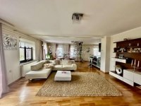 Eladó családi ház, Pécsett 235 M Ft, 4 szobás