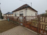 Eladó családi ház