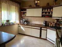 Eladó családi ház, Pécsett 375 M Ft, 6 szobás