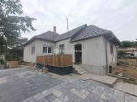 Eladó családi ház, Valkón 56 M Ft, 3 szobás