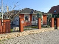 Eladó családi ház, Dunaharasztin 130 M Ft, 4 szobás