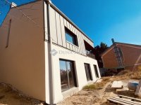 Eladó családi ház, Csömörön 245 M Ft, 4 szobás