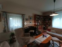 Eladó családi ház, Pécsett 129 M Ft, 6 szobás