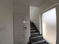 Eladó családi ház, Szegeden 180 M Ft, 1+5 szobás