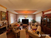 Eladó családi ház, Debrecenben 240 M Ft, 5 szobás