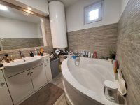 Eladó családi ház, Siklóson 119 M Ft, 8 szobás