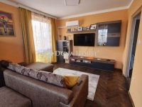 Eladó panellakás, Pécsett 59.9 M Ft, 3 szobás